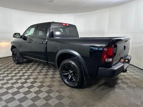 Diamond Black Crystal Pearl 2022 RAM 1500 Classic SLT