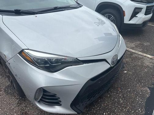 Classic Silver Metallic 2017 Toyota Corolla SE