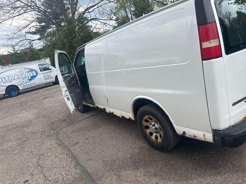 Summit White 2012 Chevrolet Express 2500 Work Van