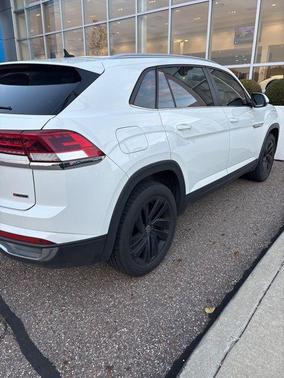 2022 Volkswagen Atlas Cross Sport 2.0T SE w/Technology 4MOTION