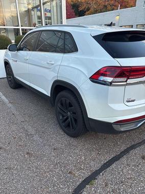 2022 Volkswagen Atlas Cross Sport 2.0T SE w/Technology 4MOTION