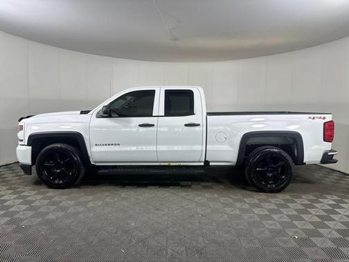 2016 Chevrolet Silverado 1500 Custom