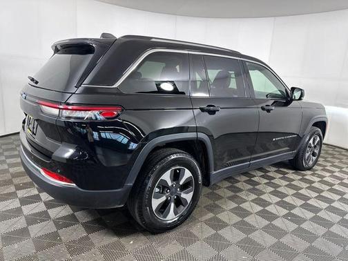 2022 Jeep Grand Cherokee 4xe Base