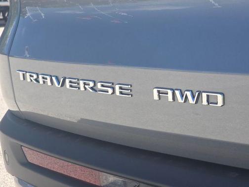 Sterling Gray Metallic 2026 Chevrolet Traverse LT