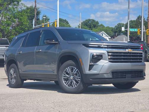 Sterling Gray Metallic 2026 Chevrolet Traverse LT