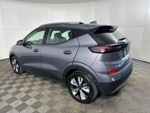 Gray Ghost Metallic 2022 Chevrolet Bolt EUV FWD LT