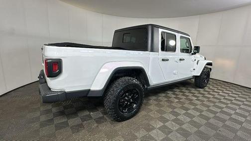 Bright White Clearcoat 2023 Jeep Gladiator Willys 4x4