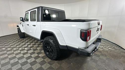 Bright White Clearcoat 2023 Jeep Gladiator Willys 4x4