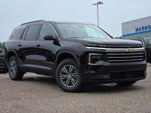 Mosaic Black Metallic 2027 Chevrolet Traverse LT