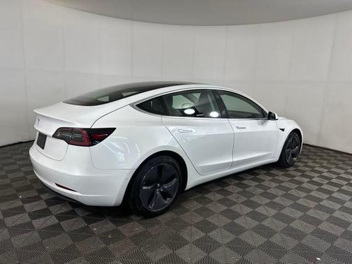 2020 Tesla Model 3 Standard Range Plus