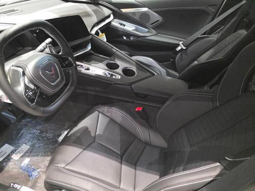 2026 Chevrolet Corvette Stingray w/2LT