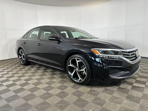2021 Volkswagen Passat 2.0T R-Line