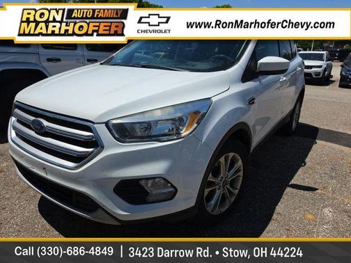 OXFORD WHITE 2017 Ford Escape SE