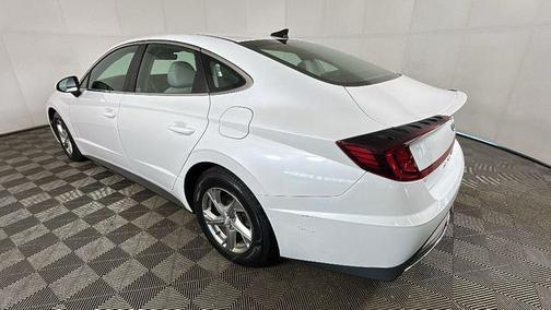 Quartz White 2022 Hyundai SONATA SE