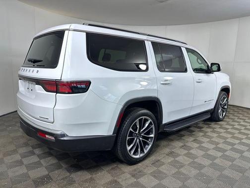 Bright White Clearcoat 2022 Jeep Wagoneer Series II 4x4