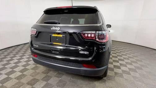 Diamond Black Crystal Pearlcoat 2022 Jeep Compass Latitude