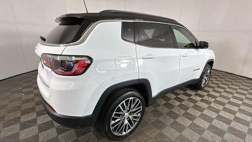 Bright White Clearcoat 2023 Jeep Compass Limited