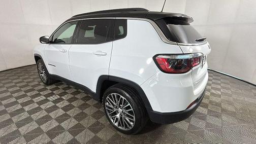Bright White Clearcoat 2023 Jeep Compass Limited