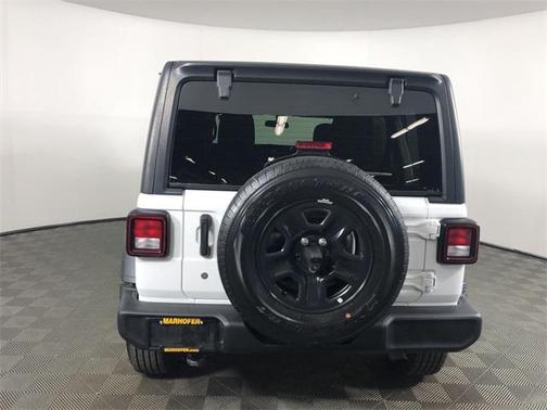 Photo 3 of 25 of 2018 Jeep Wrangler Unlimited Sport