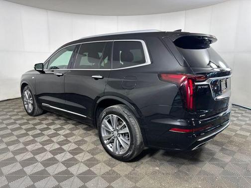 Stellar Black Metallic 2022 Cadillac XT6 Premium Luxury AWD