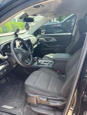 Mosaic Black Metallic 2020 Chevrolet Traverse LS