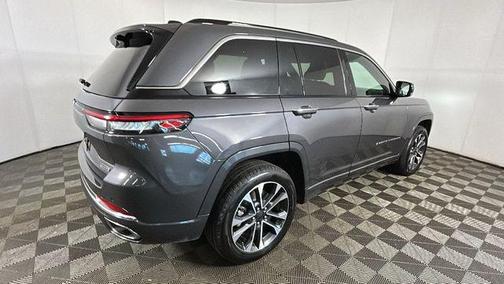 Baltic Gray Metallic Clearcoat 2022 Jeep Grand Cherokee 4xe Overland