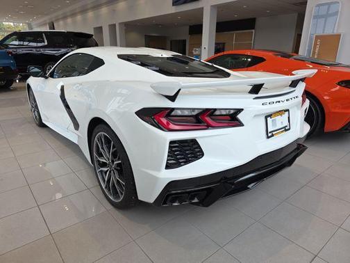2026 Chevrolet Corvette Stingray w/2LT