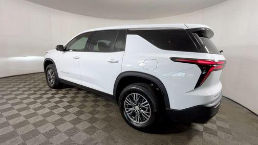 Summit White 2024 Chevrolet Traverse LS