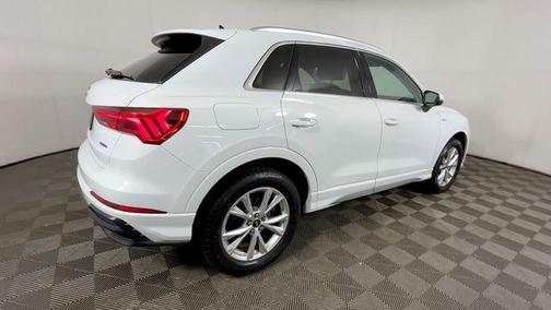 Glacier White Metallic 2022 Audi Q3 45 S line Premium Plus