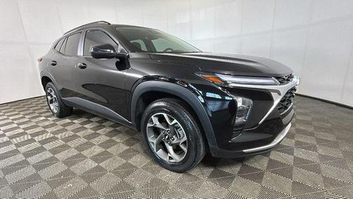 Mosaic Black Metallic 2024 Chevrolet Trax LT