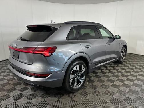 2021 Audi e-tron Premium