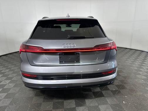 2021 Audi e-tron Premium
