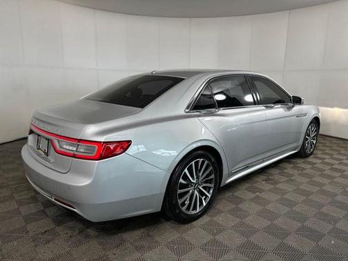 2017 Lincoln Continental Select
