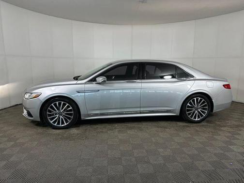 2017 Lincoln Continental Select