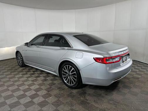 2017 Lincoln Continental Select