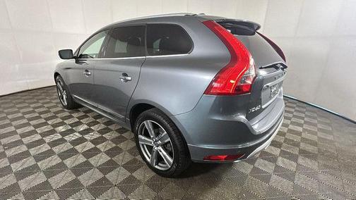 Gray Metallic 2017 Volvo XC60 T5 Dynamic