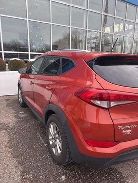 2016 Hyundai TUCSON SE