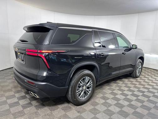 2024 Chevrolet Traverse LS