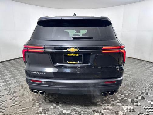 2024 Chevrolet Traverse LS