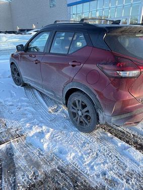 2022 Nissan Kicks SR