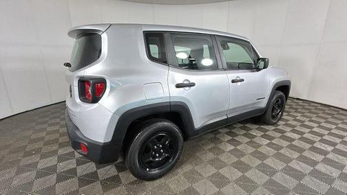 Glacier Metallic Clearcoat 2021 Jeep Renegade Sport
