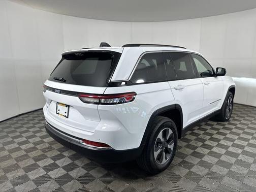 2022 Jeep Grand Cherokee 4xe Base