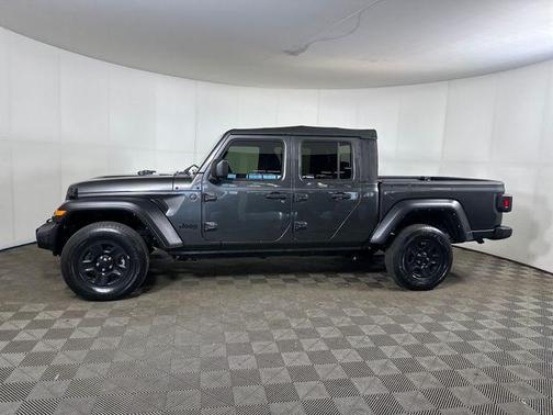 Granite Crystal Metallic Clearcoat 2022 Jeep Gladiator Sport