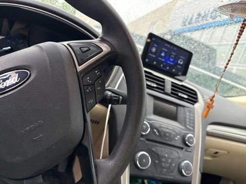 OXFORD WHITE 2013 Ford Fusion SE