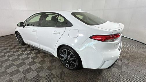 Super White 2020 Toyota Corolla SE