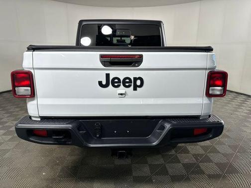 Bright White Clearcoat 2022 Jeep Gladiator Sport S