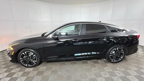 Ebony Black 2022 Kia K5 GT-Line