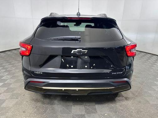 Mosaic Black Metallic 2025 Chevrolet Trax FWD ACTIV