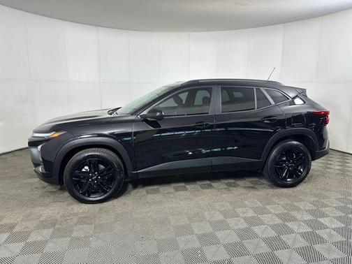 Mosaic Black Metallic 2025 Chevrolet Trax FWD ACTIV