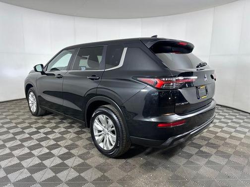 2025 Mitsubishi Outlander ES 2.5 S-AWC